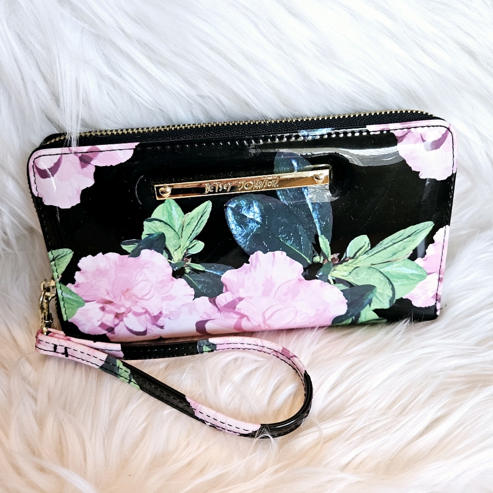 Betsey Johnson Patent Wallet Black With 🌸Pink Flowers🌸